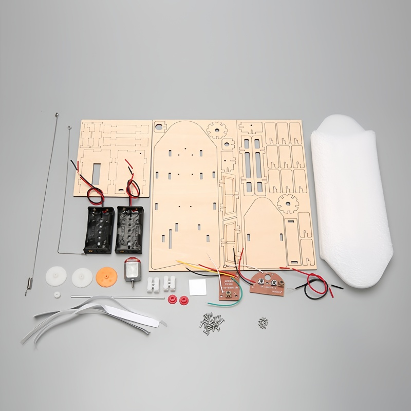 لعبة قارب التحكم عن بعد الخشبي - مراجعة Diy Electronics India وسعره